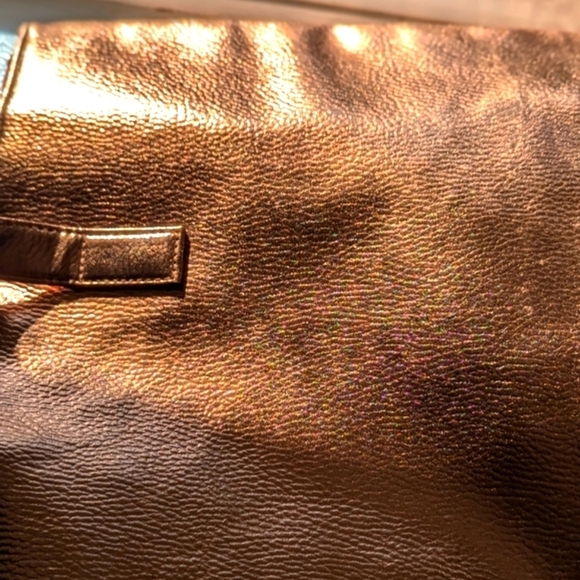 NWOT Bronze Metallic Faux Leather -Snap Shut Tote Bag w/ Bright Floral Lining - Picture 6 of 14